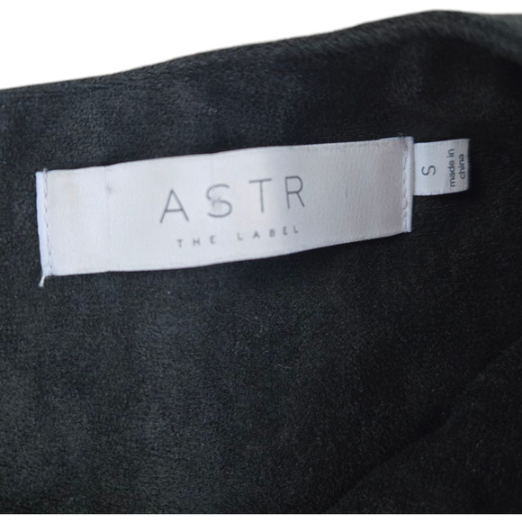 ASTR the Label Dark Gray Faux Suede Lace-Up Shift Dress Scalloped Hem Size Small - Picture 5 of 11